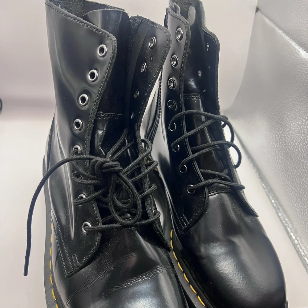 Jadon Black Leather 8-Eye Platform Boot
Dr. Martens Size 11 - Picture 4 of 4